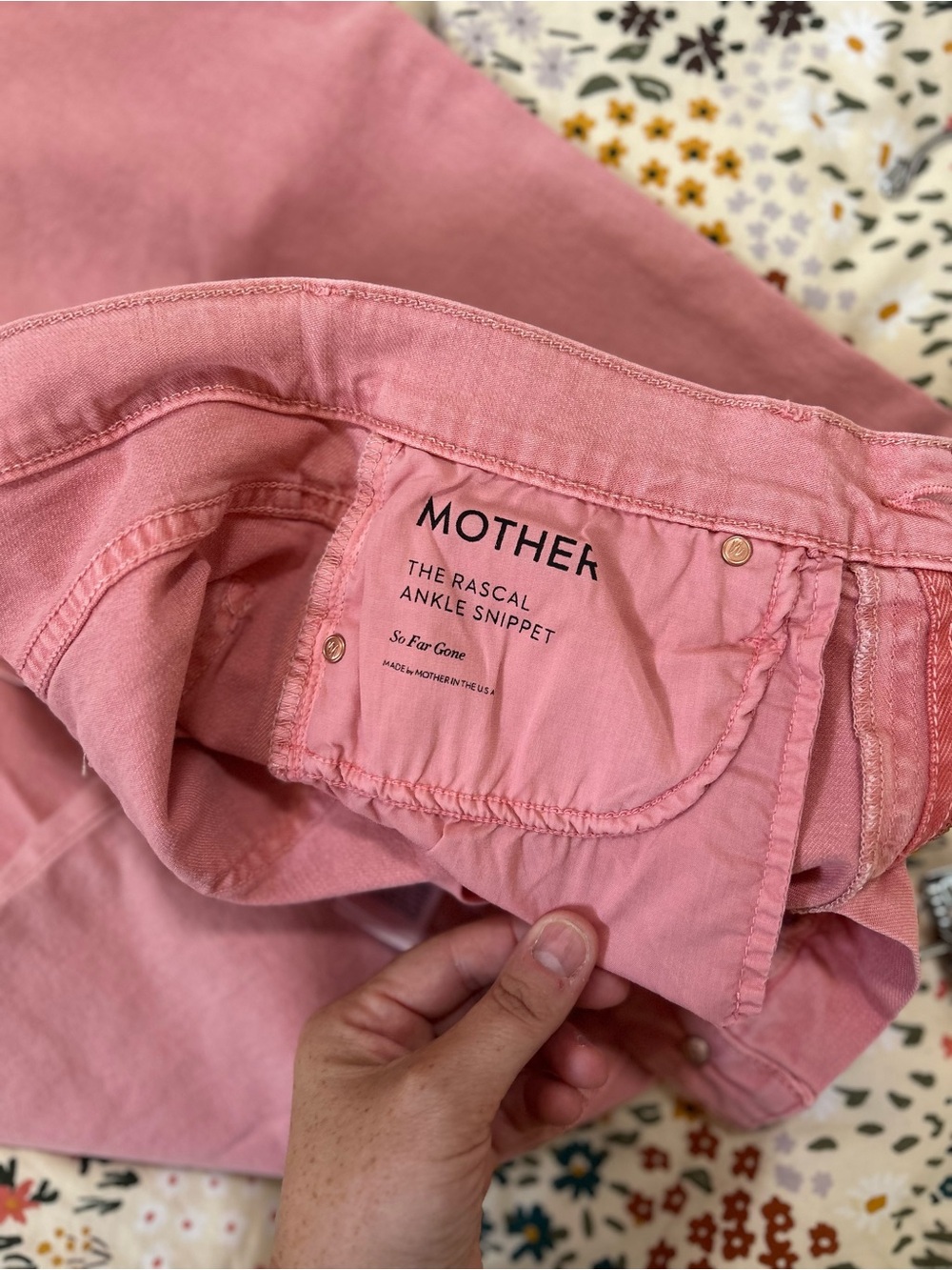 MOTHER “ The Rascal Mid Rise Cropped Straight Jeans” size 26 - Picture 6 of 7